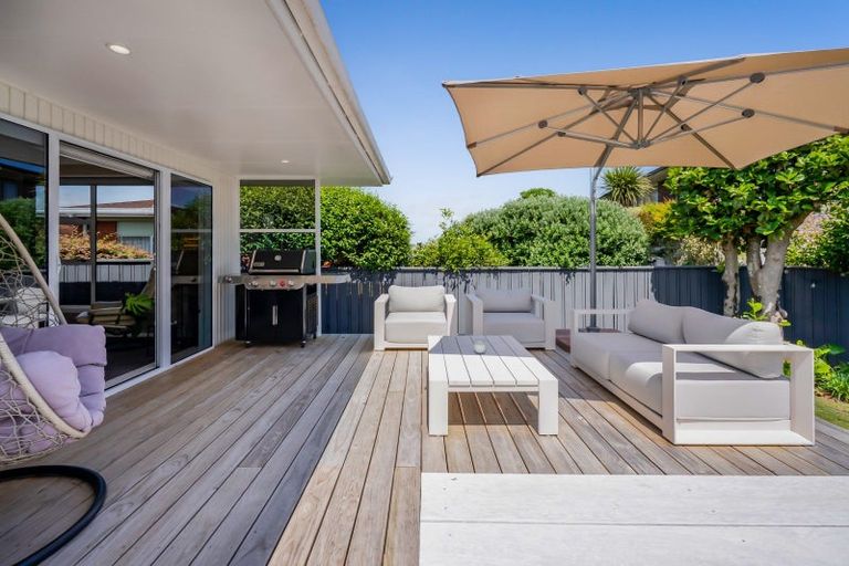 Photo of property in 64 Nevada Drive, Merrilands, New Plymouth, 4312