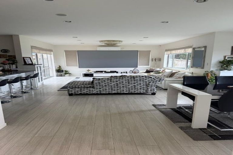 Photo of property in 1 Irongate Avenue, Ranui, Auckland, 0612