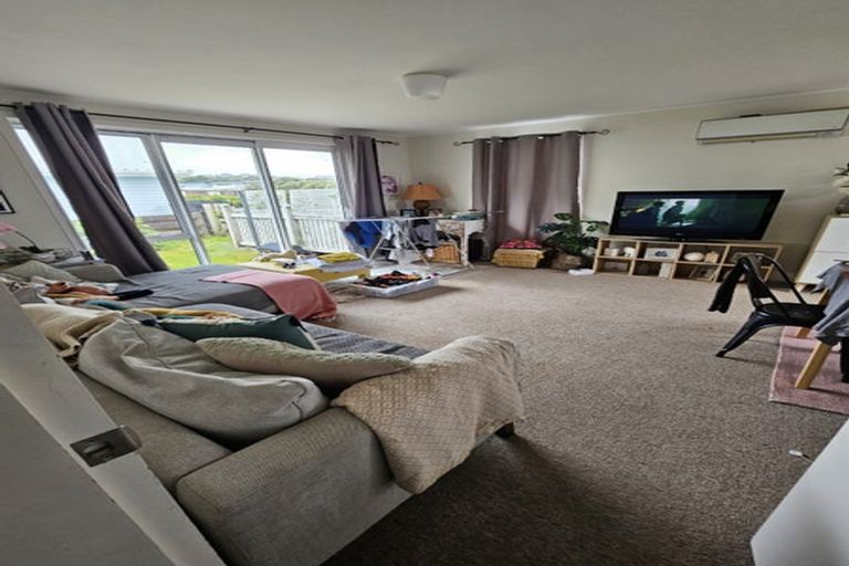 Photo of property in 1/23 Maple Grove, Maungaraki, Lower Hutt, 5010