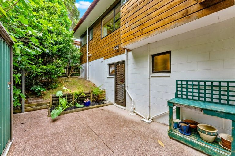 Photo of property in 1/12 Greenvalley Rise, Glenfield, Auckland, 0629