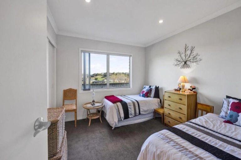 Photo of property in 4a Marchant Place, Westown, New Plymouth, 4310