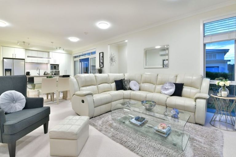 Photo of property in 2 Sunshine Terrace, Orewa, 0931