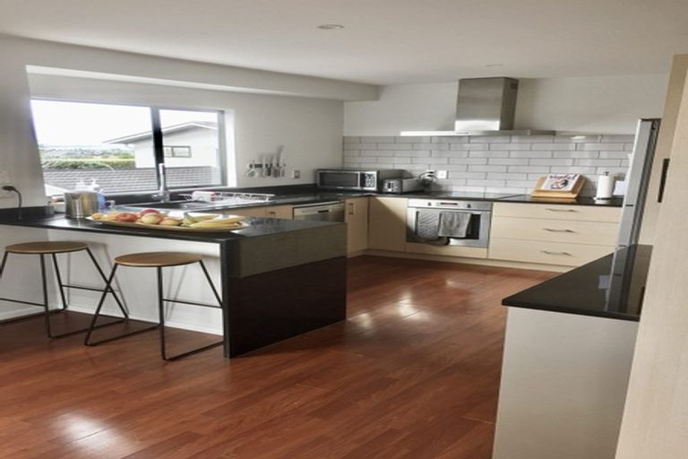 Photo of property in 91a Colwill Road, Massey, Auckland, 0614