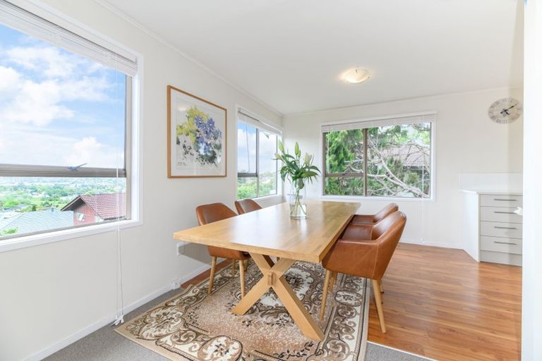 Photo of property in 59 Sunset Road, Totara Vale, Auckland, 0632