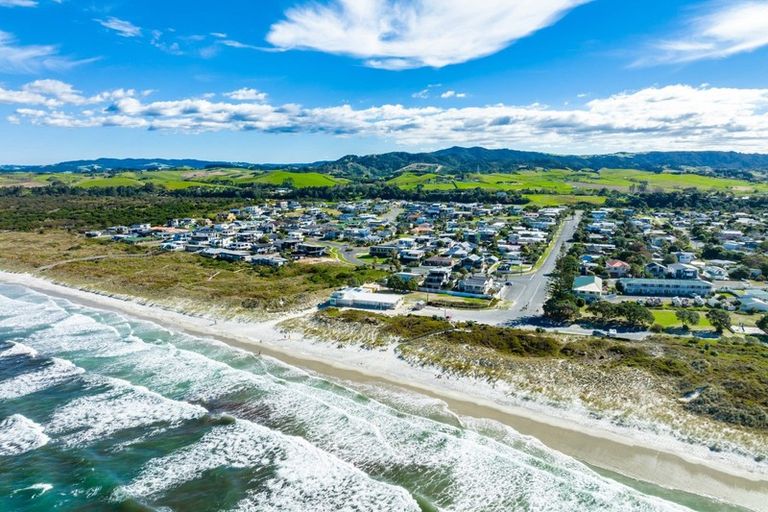 Photo of property in 81 Bream Bay Drive, Ruakaka, 0116