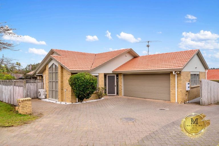 Photo of property in 1/238 Botany Road, Golflands, Auckland, 2013