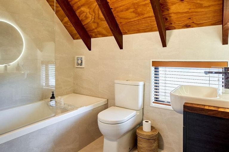 Photo of property in 85 Muritai Road, Eastbourne, Lower Hutt, 5013