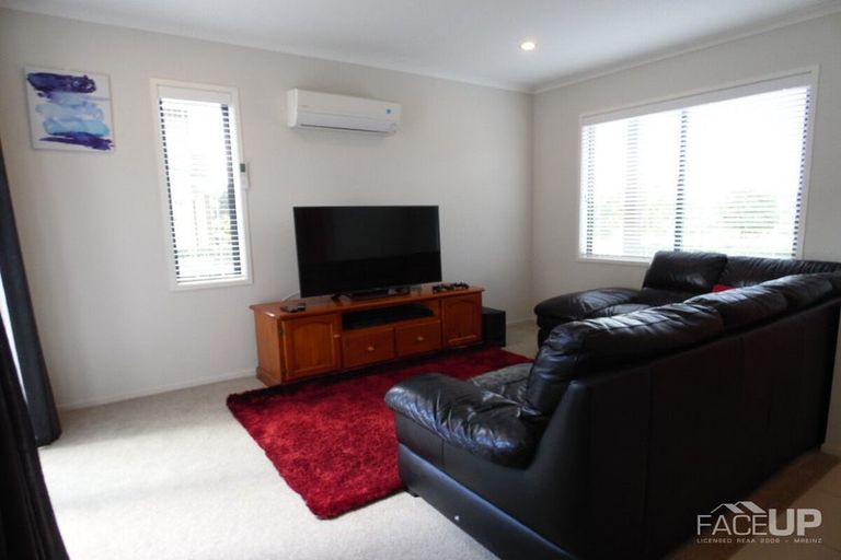 Photo of property in 47 Station Street, Hobsonville, Auckland, 0616
