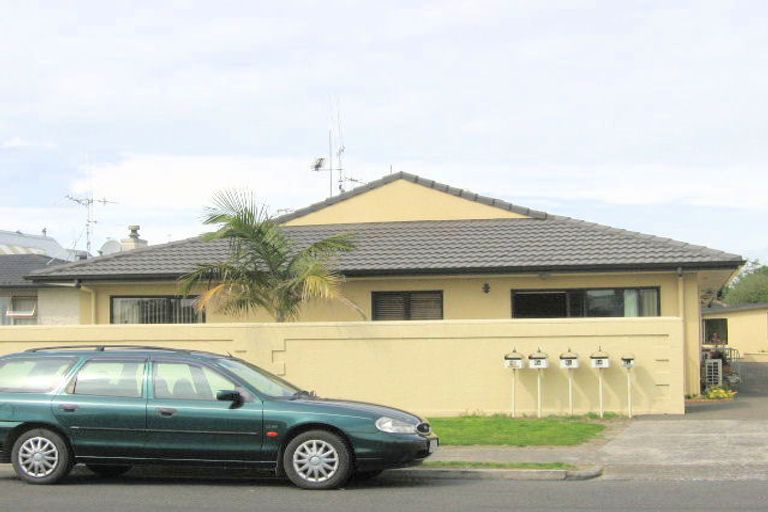Photo of property in 8e Heath Street, Mount Maunganui, 3116