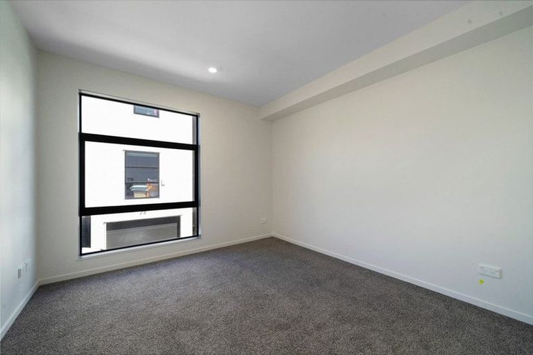 Photo of property in 7/16 Hewlett Road, Massey, Auckland, 0614