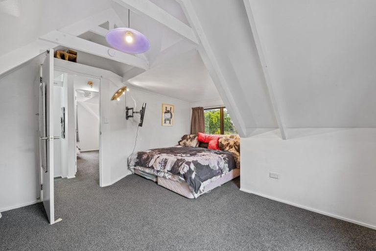 Photo of property in 92 Heta Road, Highlands Park, New Plymouth, 4312