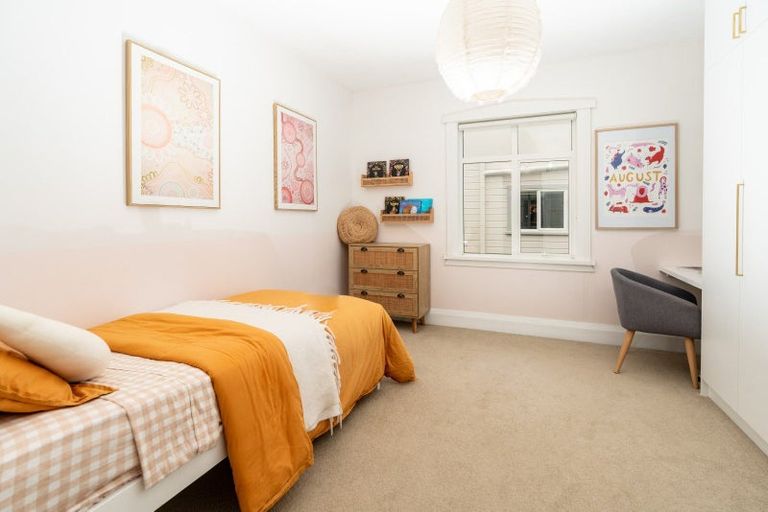 Photo of property in 2/11 Retter Street, Paparangi, Wellington, 6037