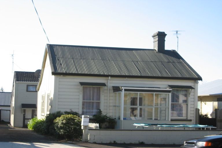 Photo of property in 253 Courtenay Street, Strandon, New Plymouth, 4312