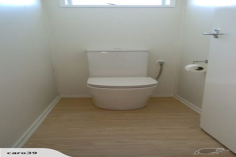 Photo of property in 325 Roscommon Road, Clendon Park, Auckland, 2103