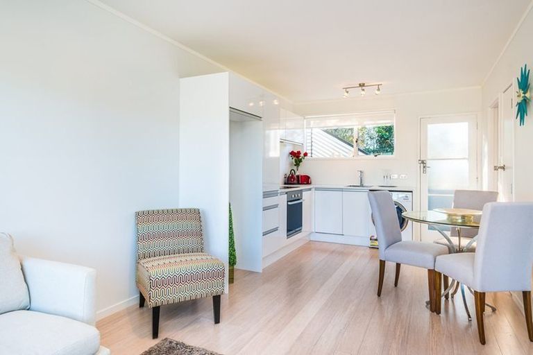 Photo of property in 9/11 Kingsway Avenue, Sandringham, Auckland, 1025