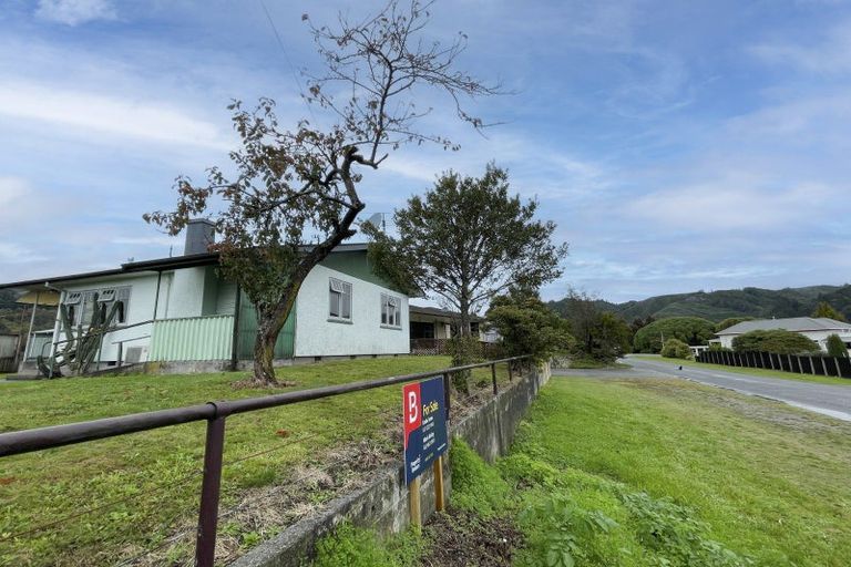 Photo of property in 27 Victory Street, Reefton, 7830