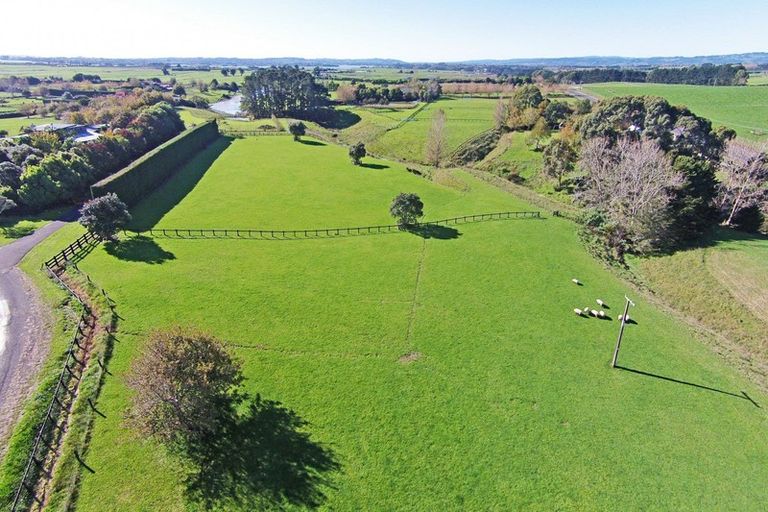 Photo of property in 10 Bryant Road, Karaka, Papakura, 2580