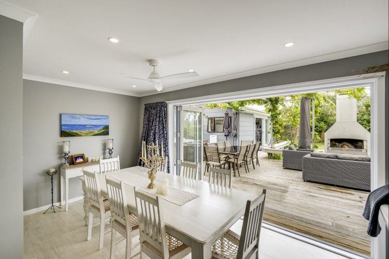 Photo of property in 10 Airini Road, Waimarama, 4294