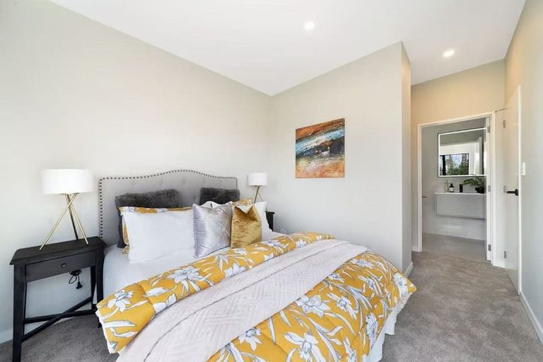 Photo of property in 22 Paretao Street, Massey, 0614