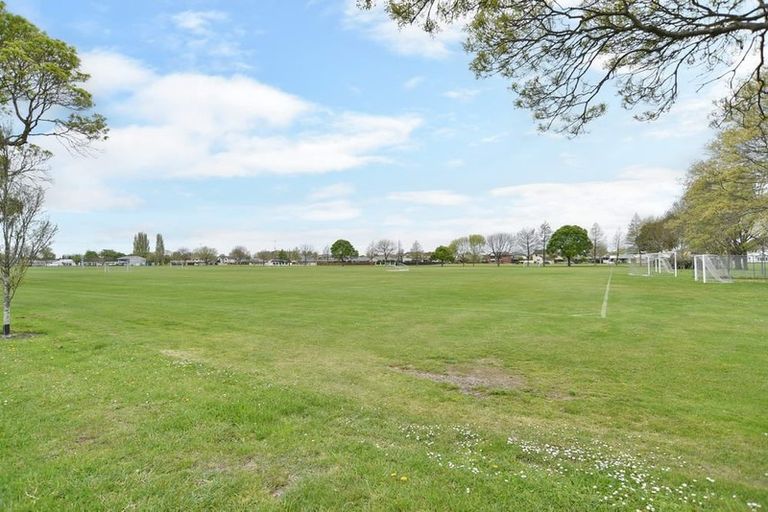 Photo of property in 21 Malaga Crescent, Harewood, Christchurch, 8051