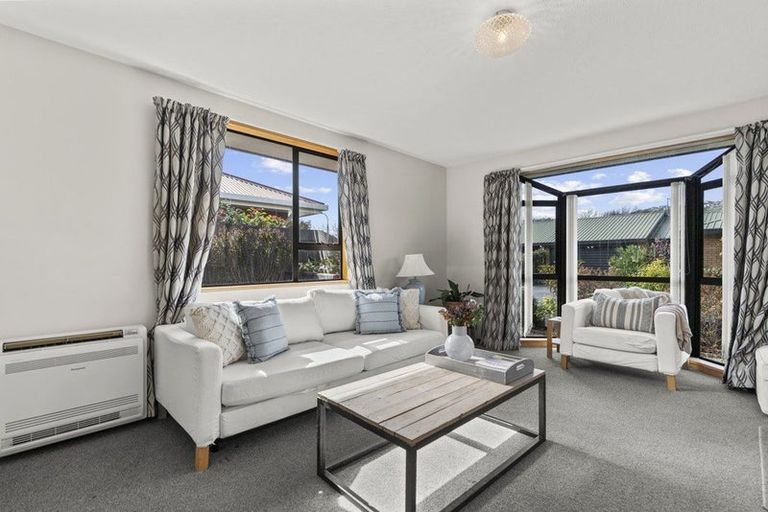 Photo of property in 1/8 Torvill And Dean Lane, Cashmere, Christchurch, 8022