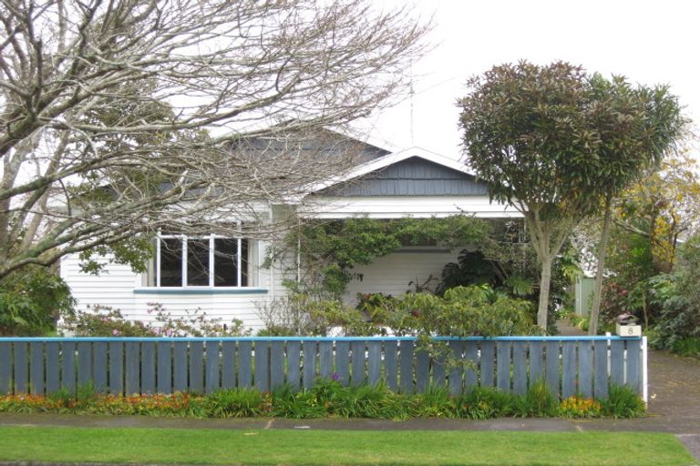 Photo of property in 8 Manu Crescent, Upper Vogeltown, New Plymouth, 4310