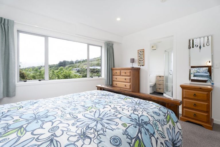 Photo of property in 27 Endeavour Drive, Whitby, Porirua, 5024