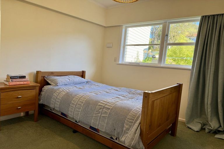 Photo of property in 11a Baroda Street, Khandallah, Wellington, 6035