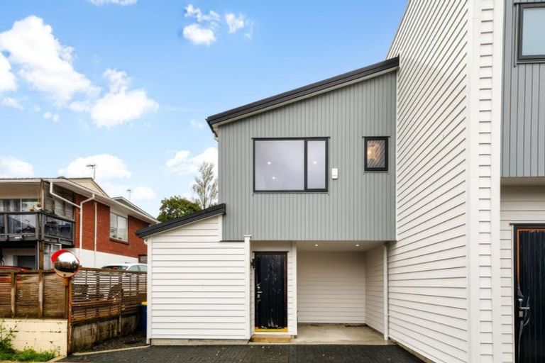 Photo of property in 8a Butterworth Drive, Glendene, Auckland, 0602