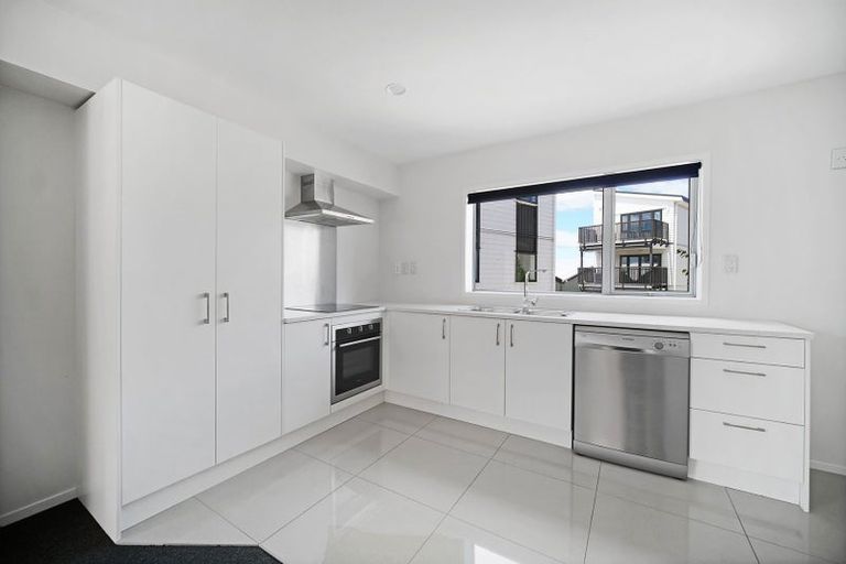Photo of property in 60 Niu Lane, Te Atatu South, Auckland, 0610
