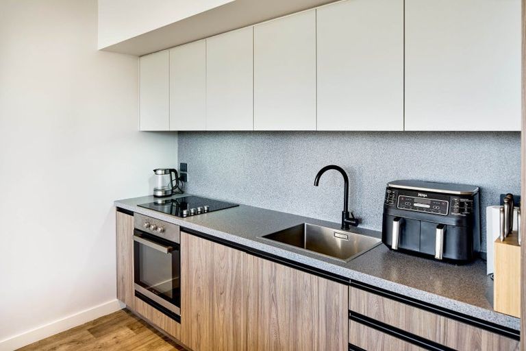 Photo of property in Unit 306,l3, 306/14 Laings Road, Hutt Central, Lower Hutt, 5010