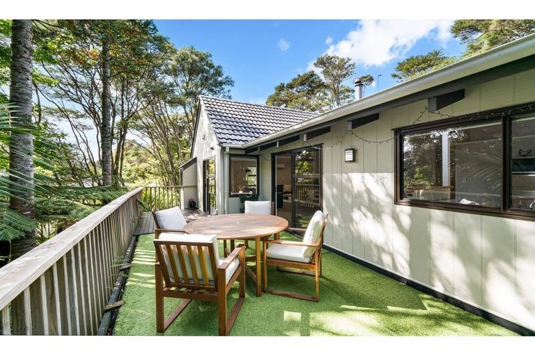 Photo of property in 200 Atkinson Road, Titirangi, Auckland, 0604