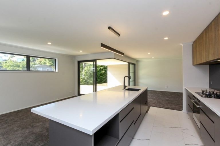 Photo of property in 5 Mackillop Way, Brooklands, New Plymouth, 4310