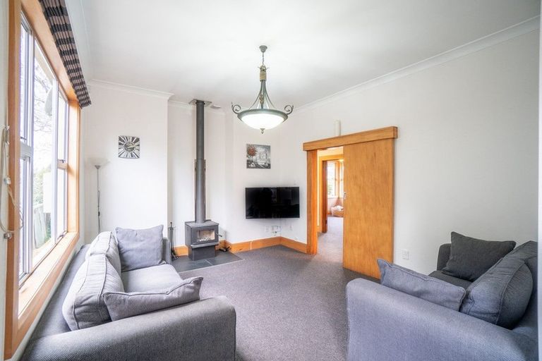 Photo of property in 18 Kingswood Street, Takaro, Palmerston North, 4412