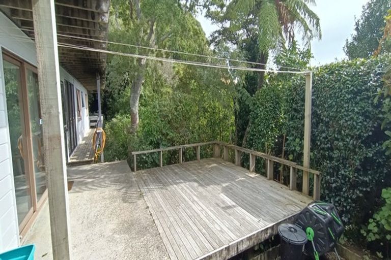 Photo of property in 9 Kate Way, Karori, Wellington, 6012