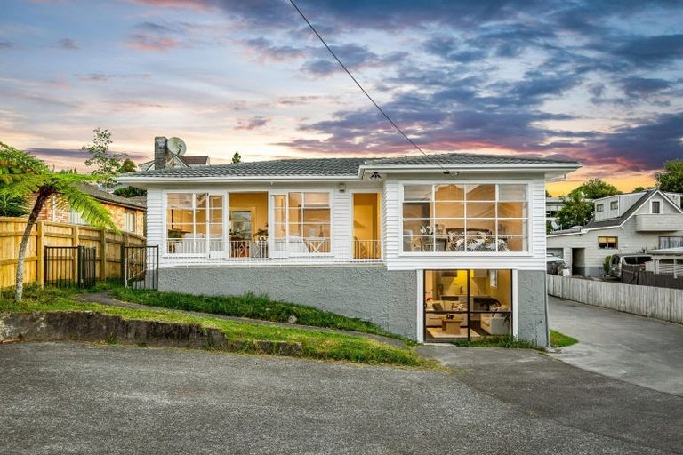 Photo of property in 9 Wilson Road, Glen Eden, Auckland, 0602