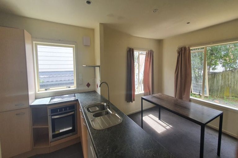 Photo of property in 7/20 Fields Parade, Oteha, Auckland, 0632