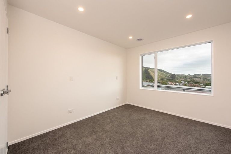 Photo of property in 103 Kakariki Grove, Waikanae, 5036