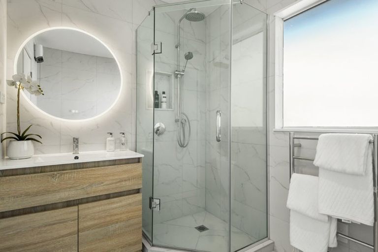 Photo of property in 19 Aberdeen Road, Castor Bay, Auckland, 0620