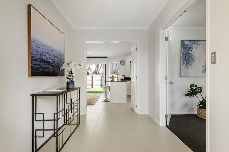 Photo of property in 7 Louvain Place, Greenhithe, Auckland, 0632