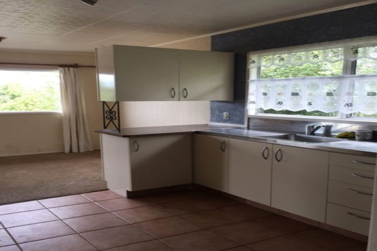 Photo of property in 126 Sunset Road, Unsworth Heights, Auckland, 0632