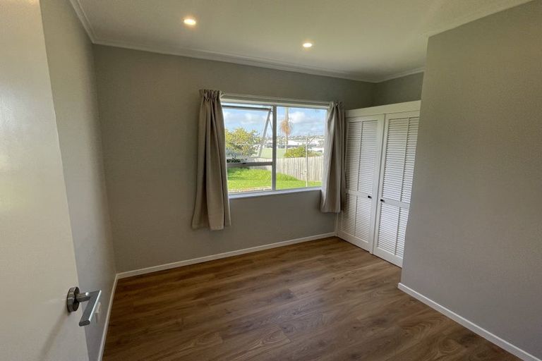 Photo of property in 31 Bruce Road, Glenfield, Auckland, 0629