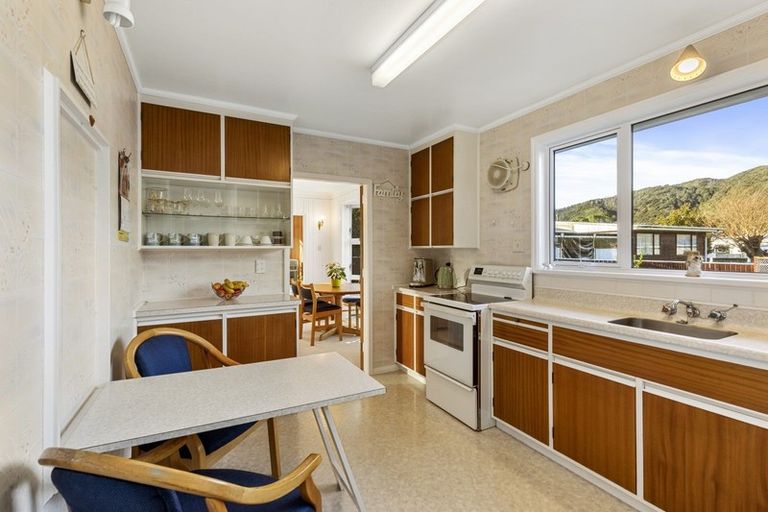 Photo of property in 7 Ferretti Grove, Avalon, Lower Hutt, 5011