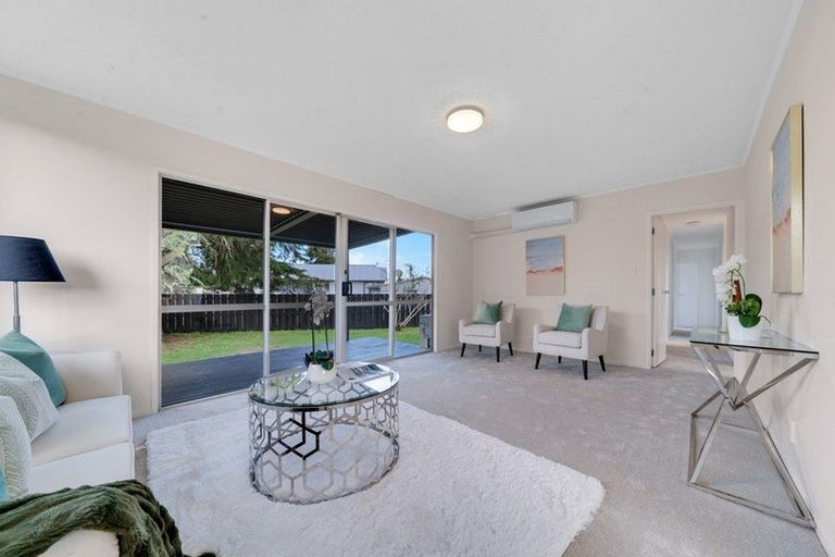 Photo of property in 54 Pukeroa Place, Papakura, 2110