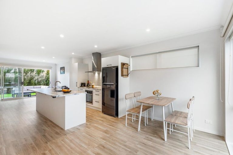 Photo of property in 9 Ambar Ridge Avenue, Massey, Auckland, 0614