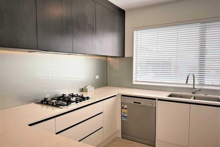 Photo of property in 12 William Calvert Drive, Swanson, Auckland, 0614