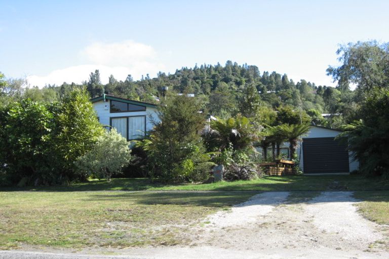 Photo of property in 19 Kaiuru Avenue, Pukawa Bay, Turangi, 3381