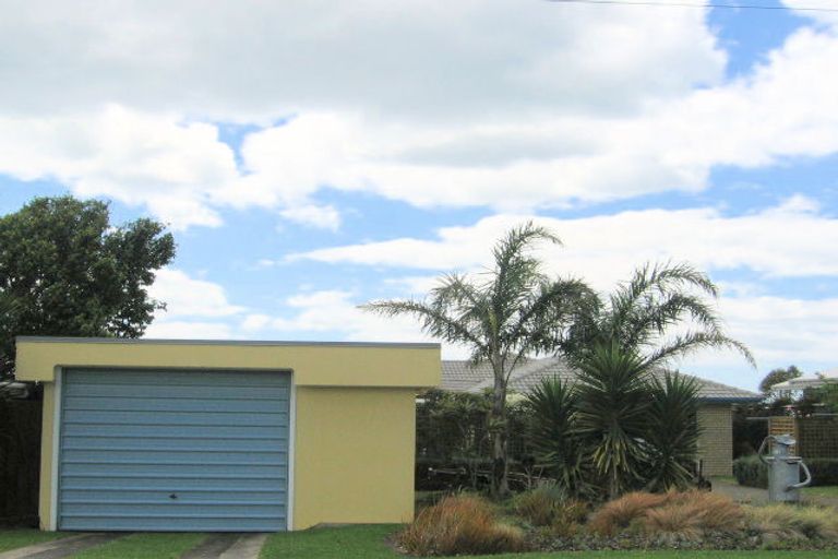 Photo of property in 25 The Crescent, Waihi Beach, 3611