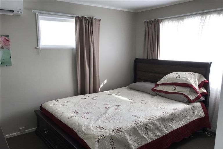 Photo of property in 4 Beeston Crescent, Manurewa, Auckland, 2102