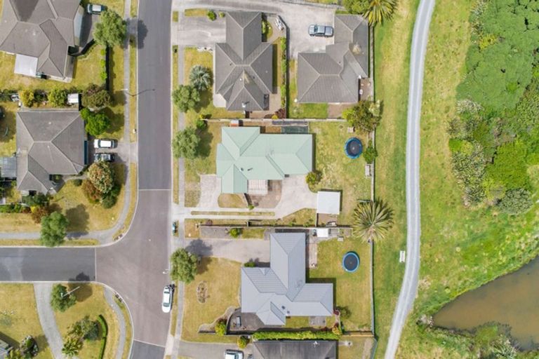 Photo of property in 27 Corinth Grove, Papamoa Beach, Papamoa, 3118